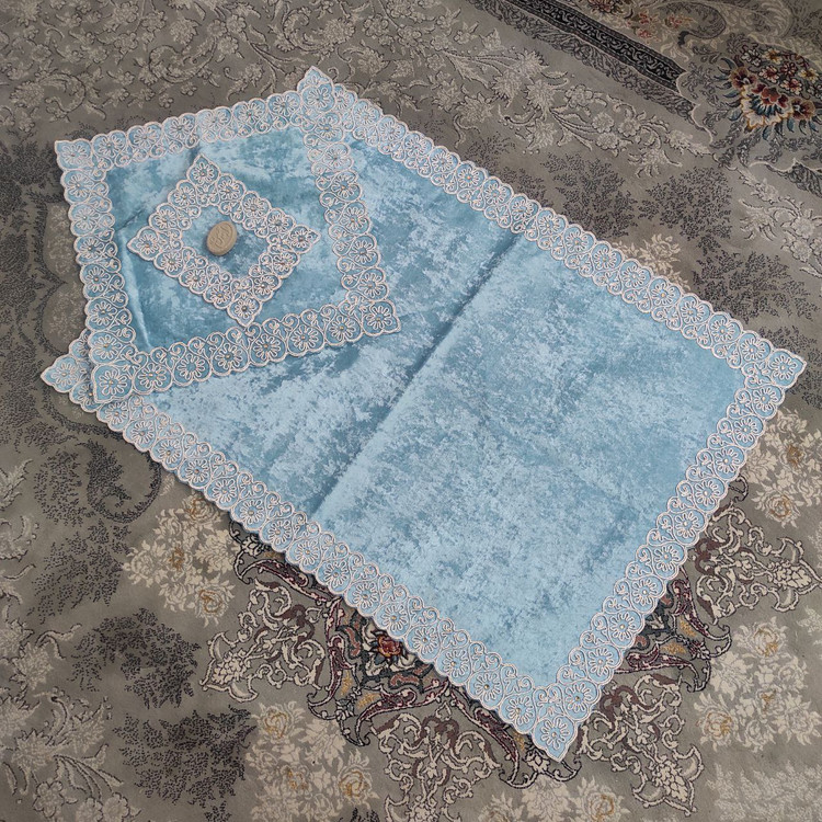 نمای کلی از سجاده مخمل سه تکه ابی رنگ