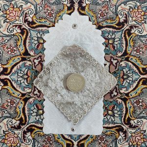 جانمازجیبی مخمل دکمه دار کرمی تیره